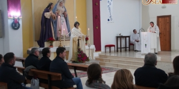 La imagen de San Juan presidió la eucaristía de los jóvenes cofrades en Humildad y Paciencia