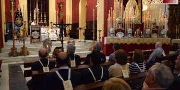 Muchos fieles acompañan a los cofrades de Medinaceli en el Triduo de la Trinidad