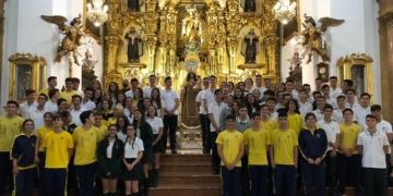 Los escolares del Liceo celebraron el mes de la Virgen junto a la Patrona y la Callejolera