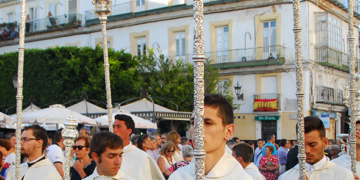 La Patrona regresó al Carmen tras algo menos de una semana en la Iglesia Mayor