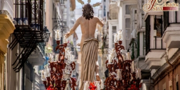 El Resucitado pone fin a la Semana Santa gaditana… una semana después