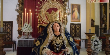 El Besamano a la Virgen de los Dolores precede al Pregón de Huelga de la Luz