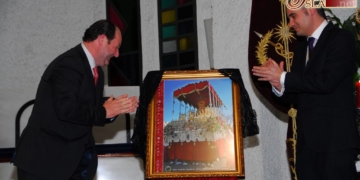 El palio de la Virgen del Buen Fin ilustra el cartel de los cargadores del Prendimiento