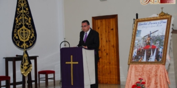 Pedro Burgos presentó el cartel de Humildad recordando los inicios de la cofradía
