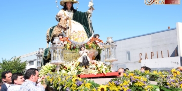 La Pastora volvió a San Dionisio entre sevillanas y rezos de los jerezanos