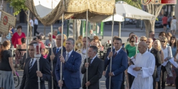El Corpus parroquial del Santo Cristo pone fin a los cultos eucarísticos de Afligidos