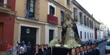 La sevillana Virgen del Dulce Nombre salió el domingo en rosario de la aurora