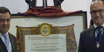 Santo Entierro distingue al Ayuntamiento como Hermano Protector de Honor