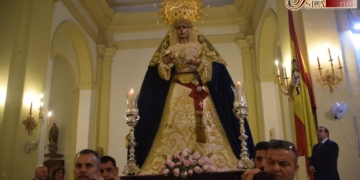 El viento de levante obligó a realizar el rosario con la Virgen de la Estrella en San Francisco
