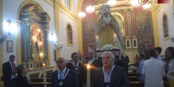 El rezo del Rosario con la Virgen de la Piedad se realizó en el interior de la Pastora